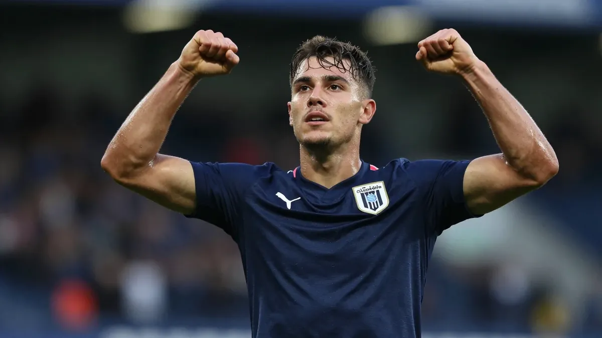 Stevenage's late equaliser earns draw at Burton in League One opener